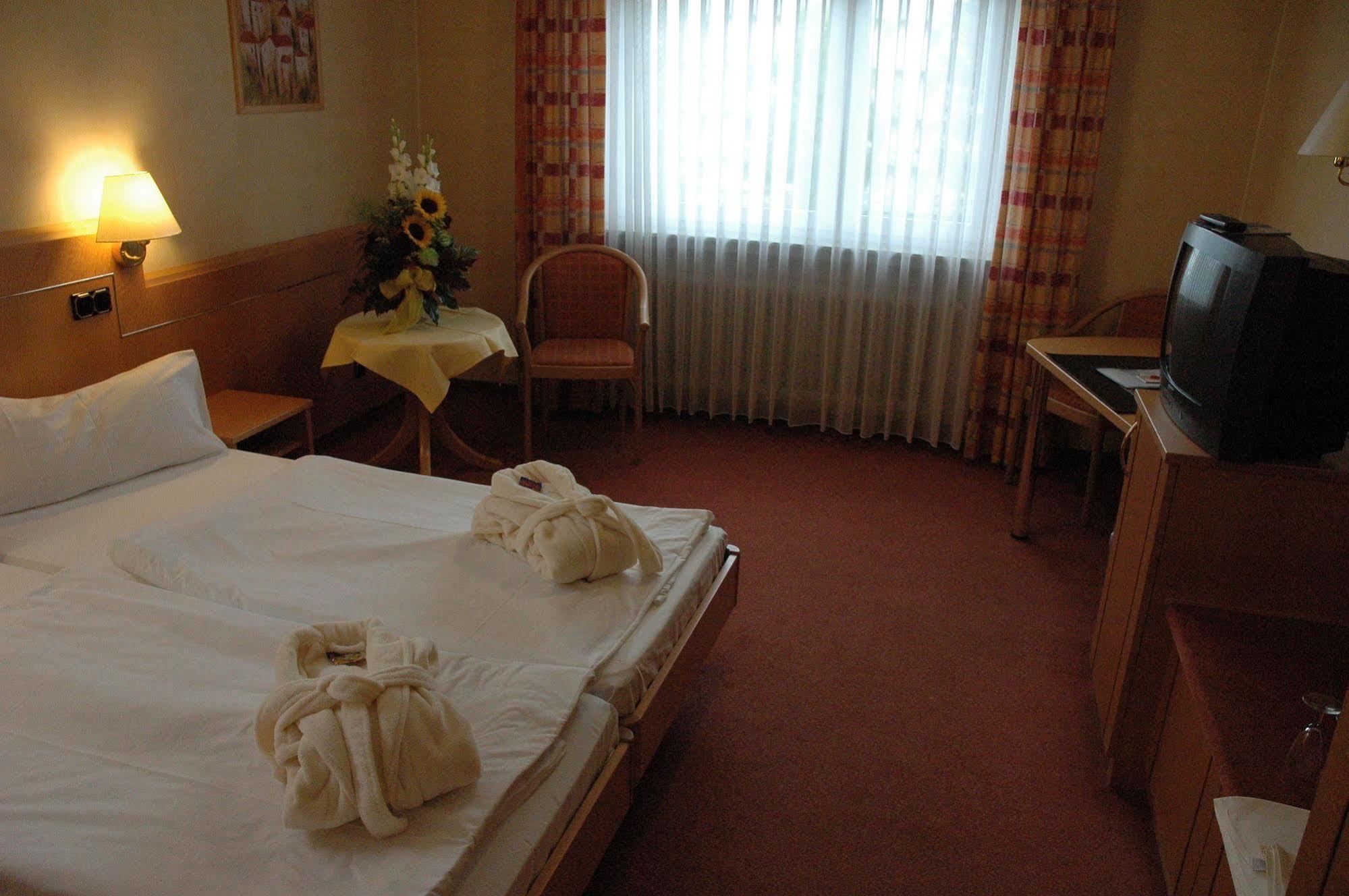 Kishotel Am Kurpark Bad Soden-Salmünster Eksteriør billede